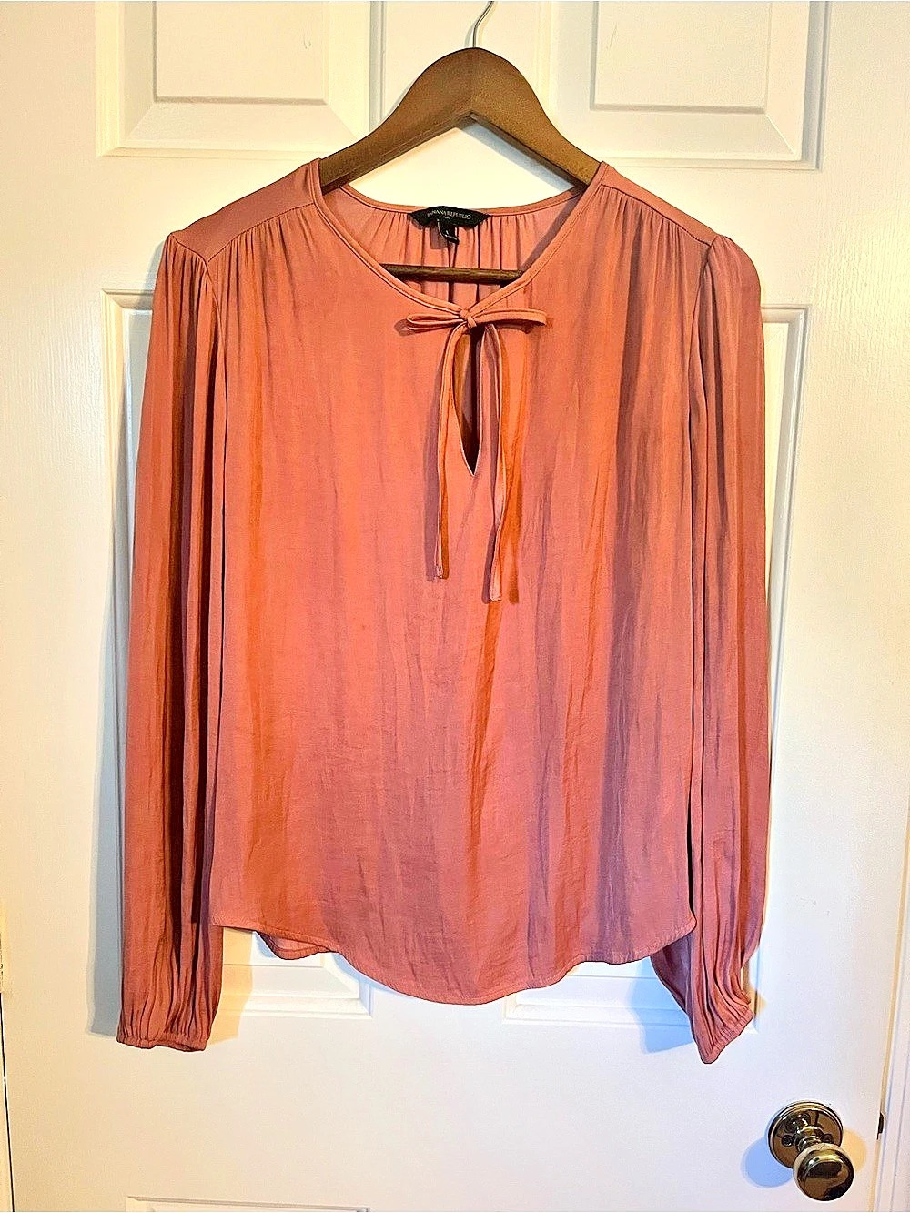 Banana Republic Long Sleeve Tie Neck Blouse in Brown Large Like New
